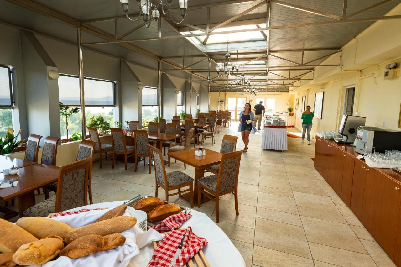 Hotel Dolphin & Conference Agioi Apostoloi (Attica)